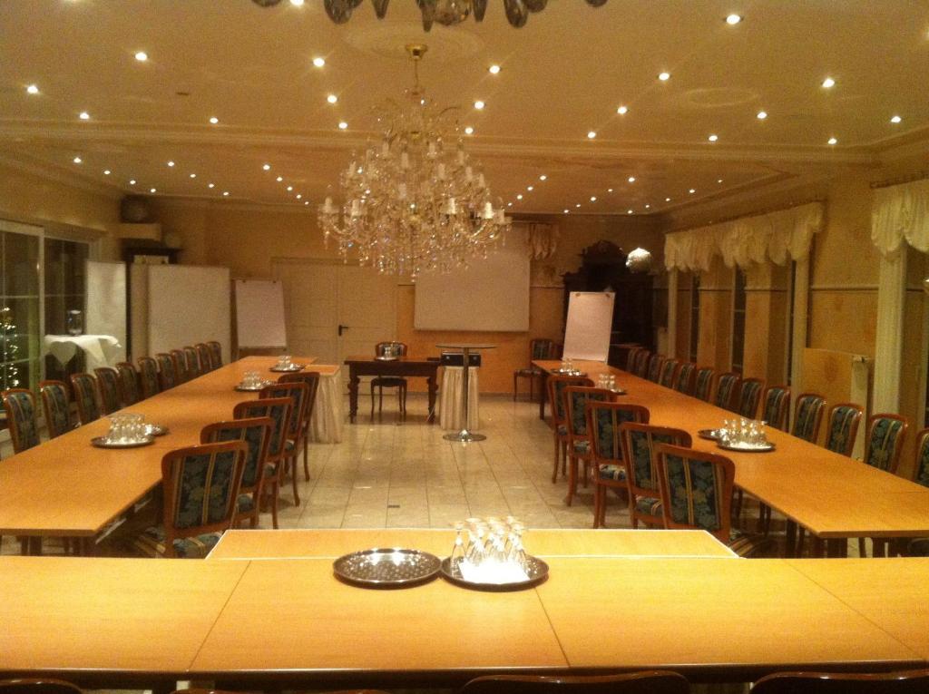 Studentenmuehle Hotel - Restaurant Nomborn Extérieur photo