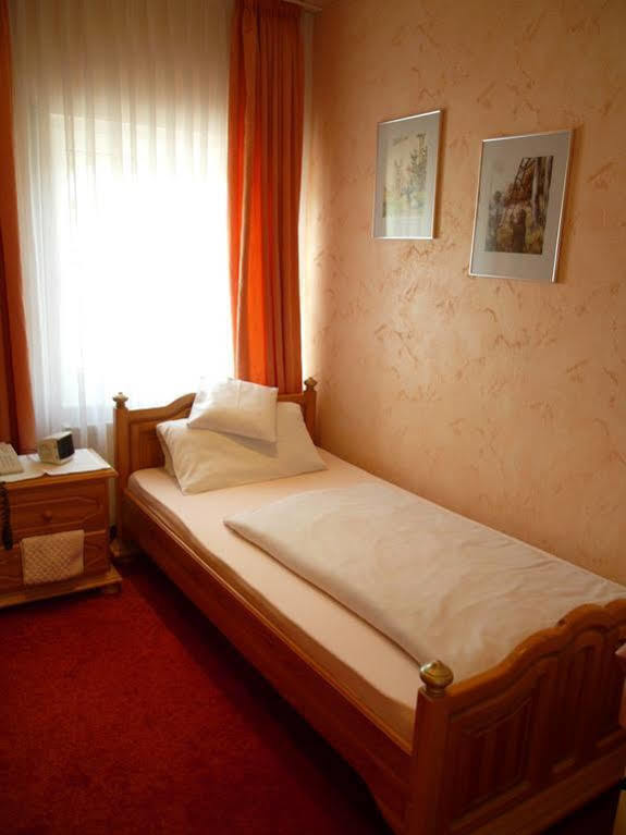 Studentenmuehle Hotel - Restaurant Nomborn Extérieur photo